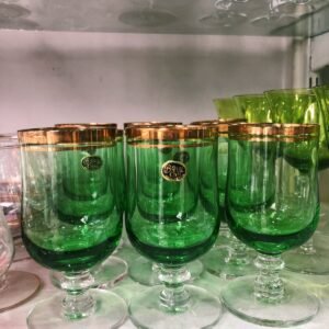 Juego de 10 copas de cristal verde con oro