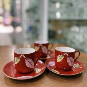 Dúo de café porcelana japonesa – se ve a la geisha en el fondo de la taza