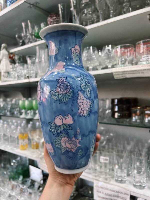 Florero oriental pintado a mano