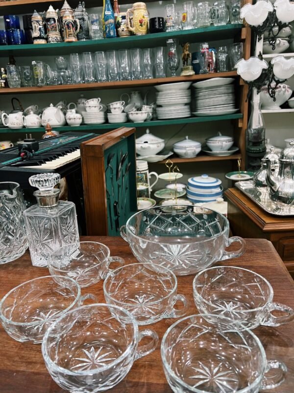 Set de ponchera con 6 tazas de cristal tallado - Image 3