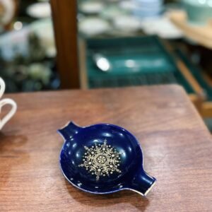 Cenicero o despojador azul cobalto con oro porcelana tsuji