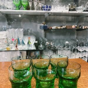 Juego de 6 vasos de cristal verde con puntitos