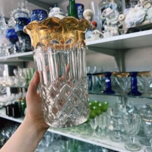 Florero de vidrio prensado con dorado