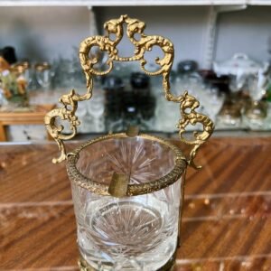 Cenicero de cristal súper tallado con monturas de bronce