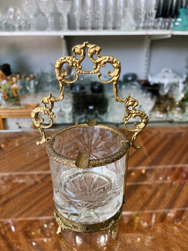 Cenicero de cristal súper tallado con monturas de bronce