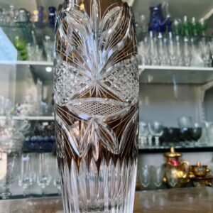 Gran florero de cristal súper tallado en color marrón