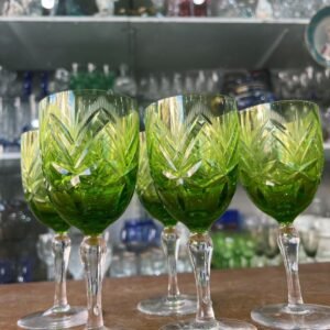 Set de 5 copas de cristal súper tallado verde para vino
