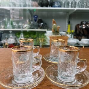 Set de 4 tazas con sus platos para jarrito de café de vidrio prensado con dorado