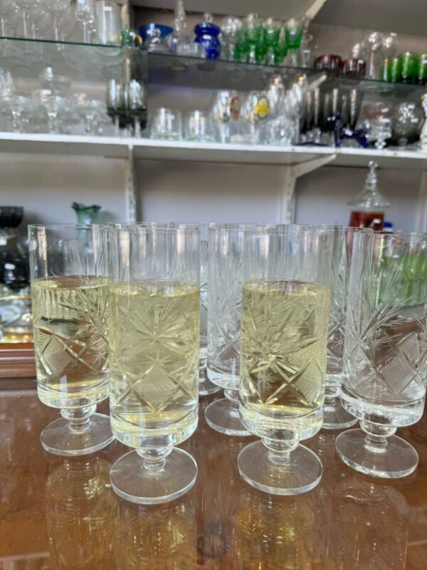 Juego de 11 copas para champagne de cristal súper tallado