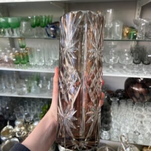 Florero de cristal súper tallado marrón