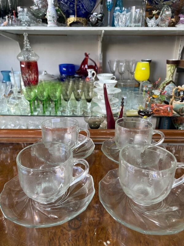 Set de 4 tazas de té con sus platos Durax - Image 2