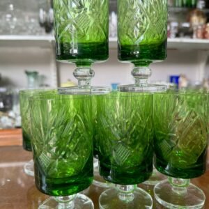 Juego de 11 copas verdes de cristal súper tallado para vino