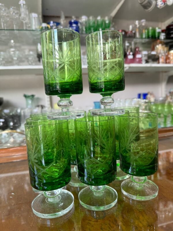 Juego de 12 copas de cristal súper tallado verdes para vino - Image 5