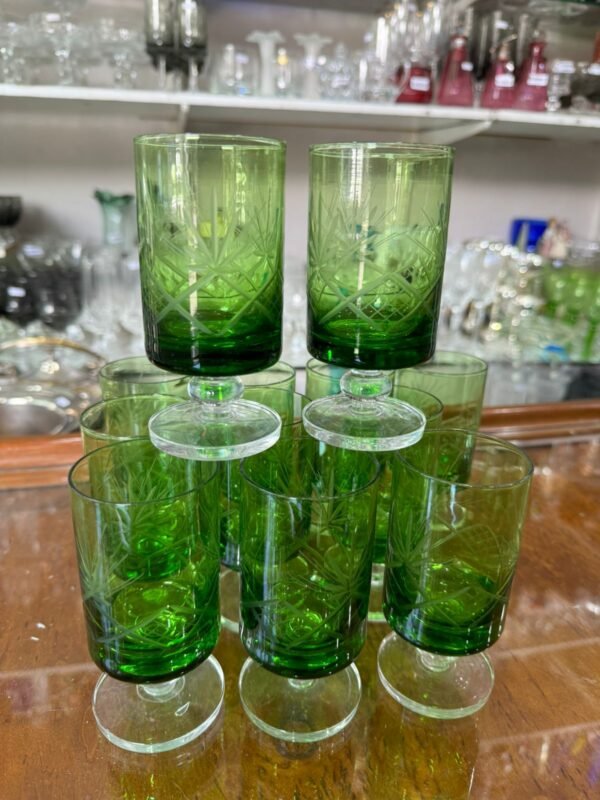 Juego de 12 copas de cristal súper tallado verdes para vino