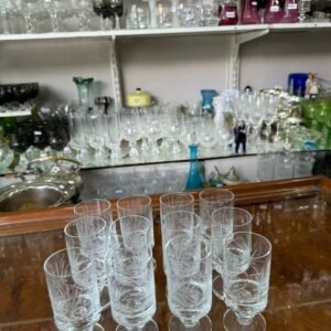 Juego de 12 copas de cristal súper tallado para licor