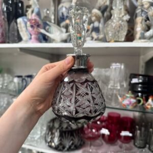 Perfumero de cristal súper tallado rubí con pico metálico