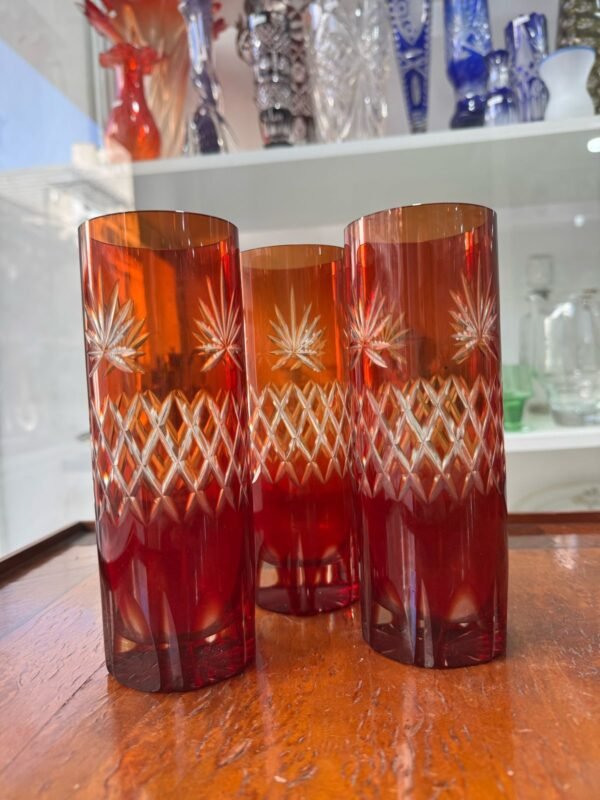 Set de 3 vasos altos de cristal súper tallado rubí