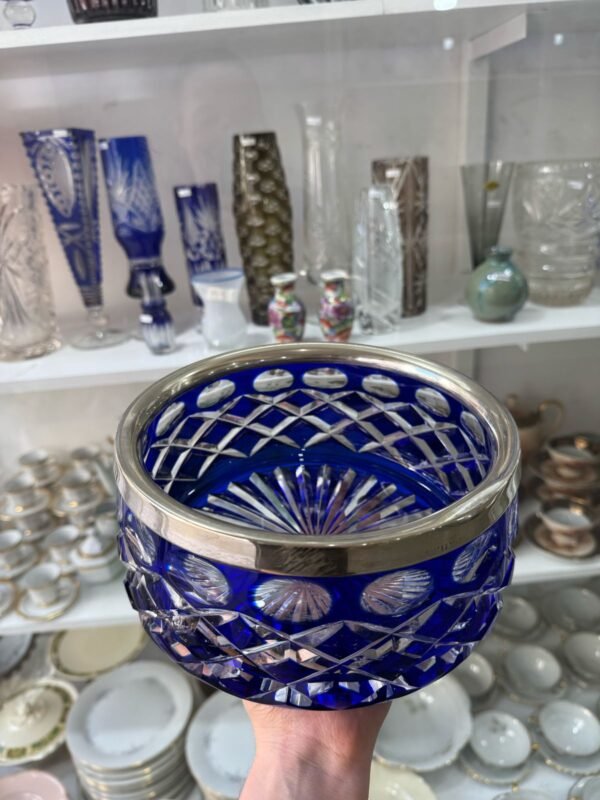 Exquisito centro de mesa de cristal súper tallado azul con guarda metálica - Image 2