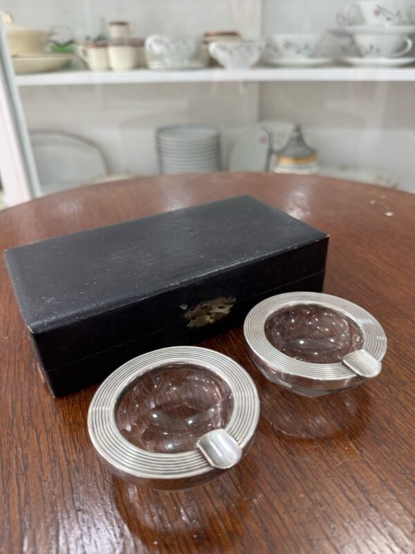 Set de 2 ceniceros en caja de cristal - Image 2