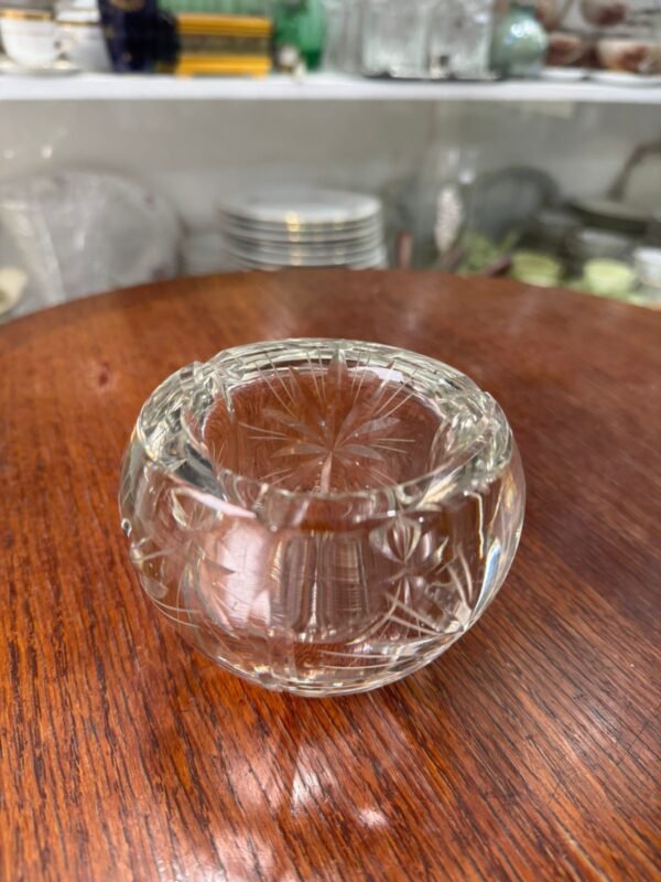 Cenicero de cristal súper tallado - Image 3
