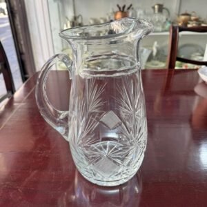 Jarra de cristal súper tallado con pico vertedor