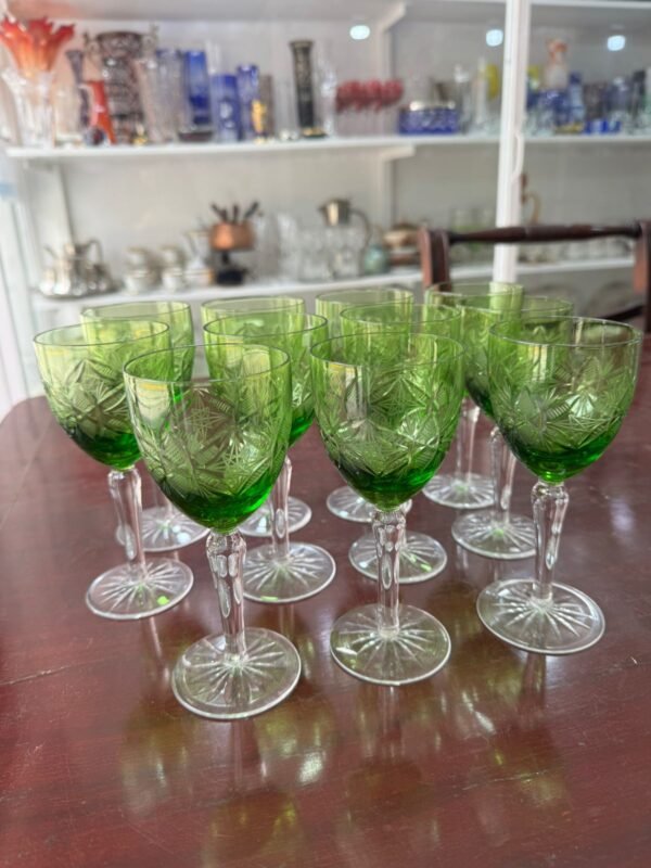 Juego de 11 copas de cristal súper tallado verdes - Image 3