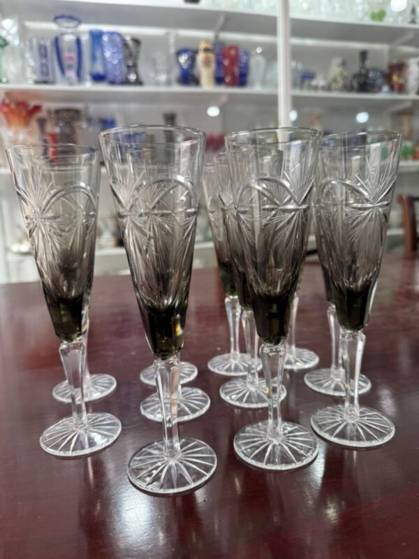 Juego de 11 copas de cristal súper tallado negras