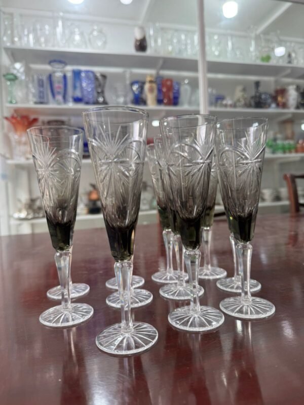 Juego de 11 copas de cristal súper tallado negras - Image 4
