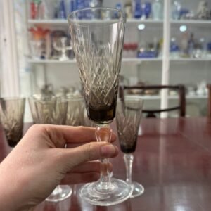 Juego de 8 copas de cristal súper tallado negro