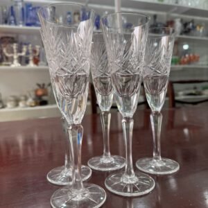 Exquisito juego de 5 copas de cristal súper tallado