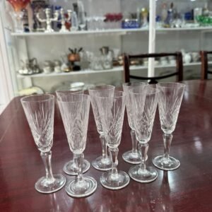 Juego de 8 copas de cristal súper tallado para licor
