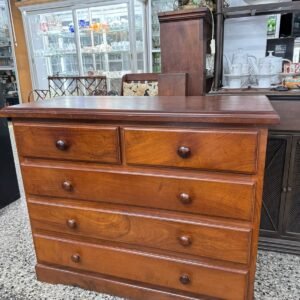 Cómoda de algarrobo