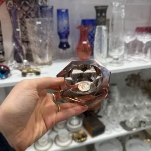 Exquisito cenicero rosa