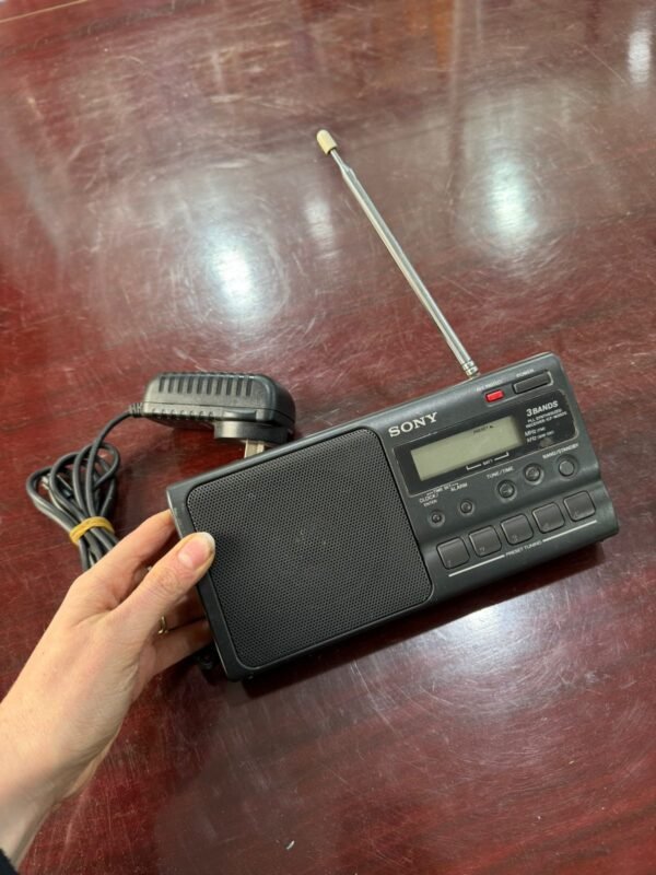 Radio SONY digital eléctrica y a pilas