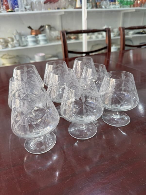 Juego de 9 copas de cristal súper tallado para cognac - Image 2