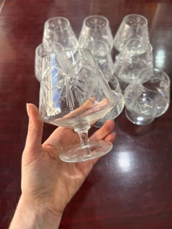 Juego de 9 copas de cristal súper tallado para cognac - Image 4