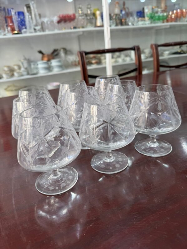 Juego de 9 copas de cristal súper tallado para cognac - Image 5