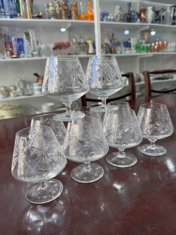 Juego de 9 copas de cristal súper tallado para cognac