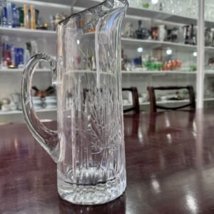 Jarra de cristal súper tallado con pico vertedor