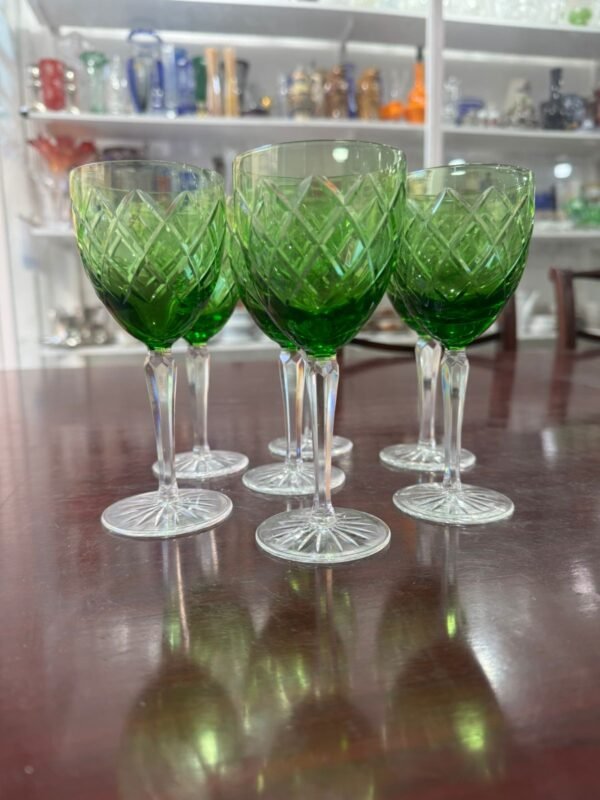 Juego de 7 copas de cristal súper tallado verde - Image 6