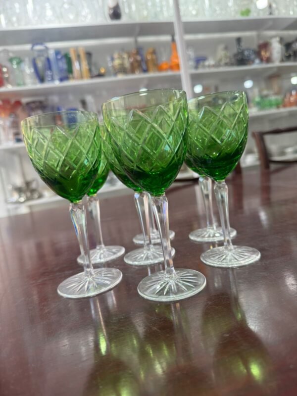 Juego de 7 copas de cristal súper tallado verde - Image 5