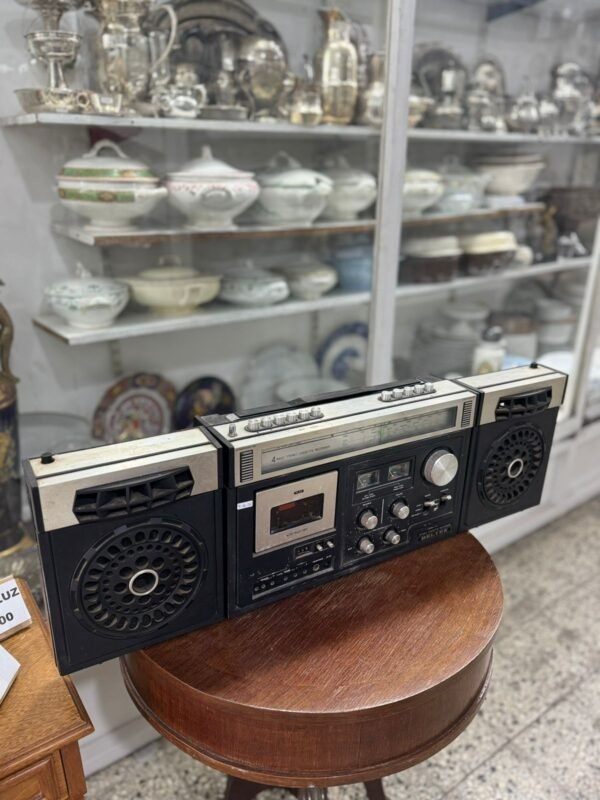 Radiograbador AM/FM parlantes desmontables