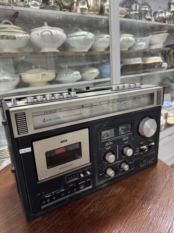 Radiograbador AM/FM parlantes desmontables - Image 3