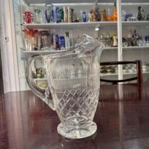 Jarra de cristal súper tallado con pico vertedor