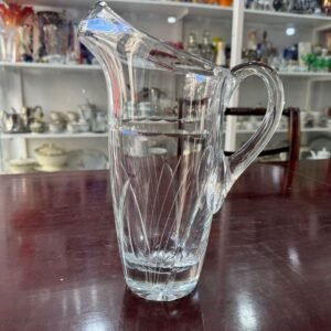 Jarra de cristal súper tallado con pico vertedor