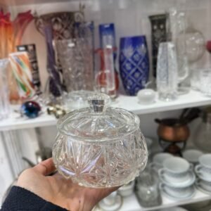 Bombonera de vidrio prensado