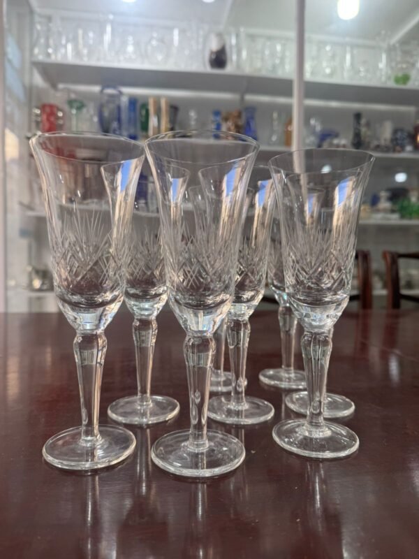 Juego de 8 copas para agua o vino cristal súper tallado - Image 4