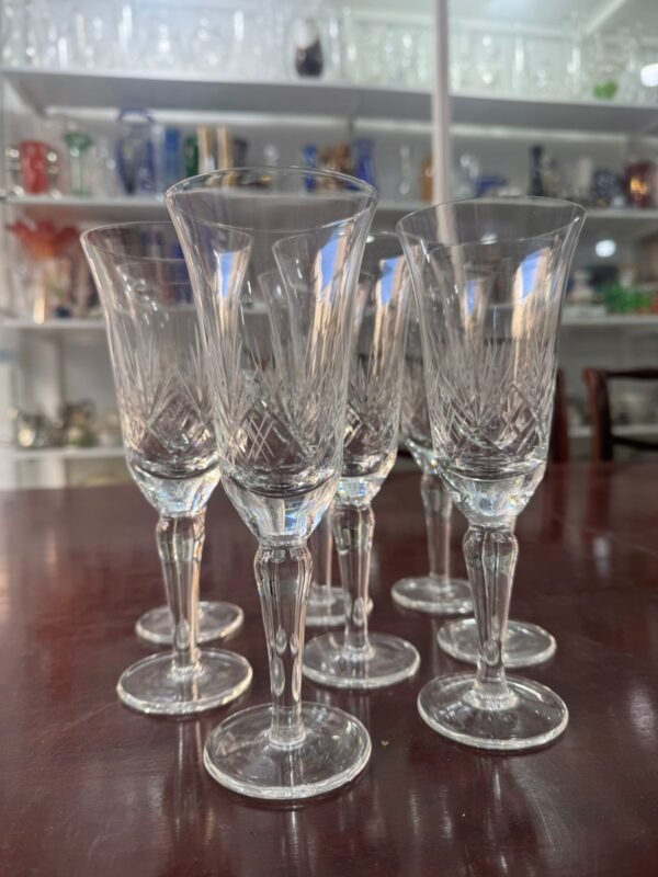 Juego de 8 copas para agua o vino cristal súper tallado - Image 3