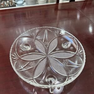 Exquisito centro de mesa de cristal súper tallado con patitas