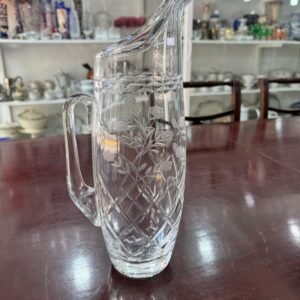 Exquisita jarra de cristal súper tallado
